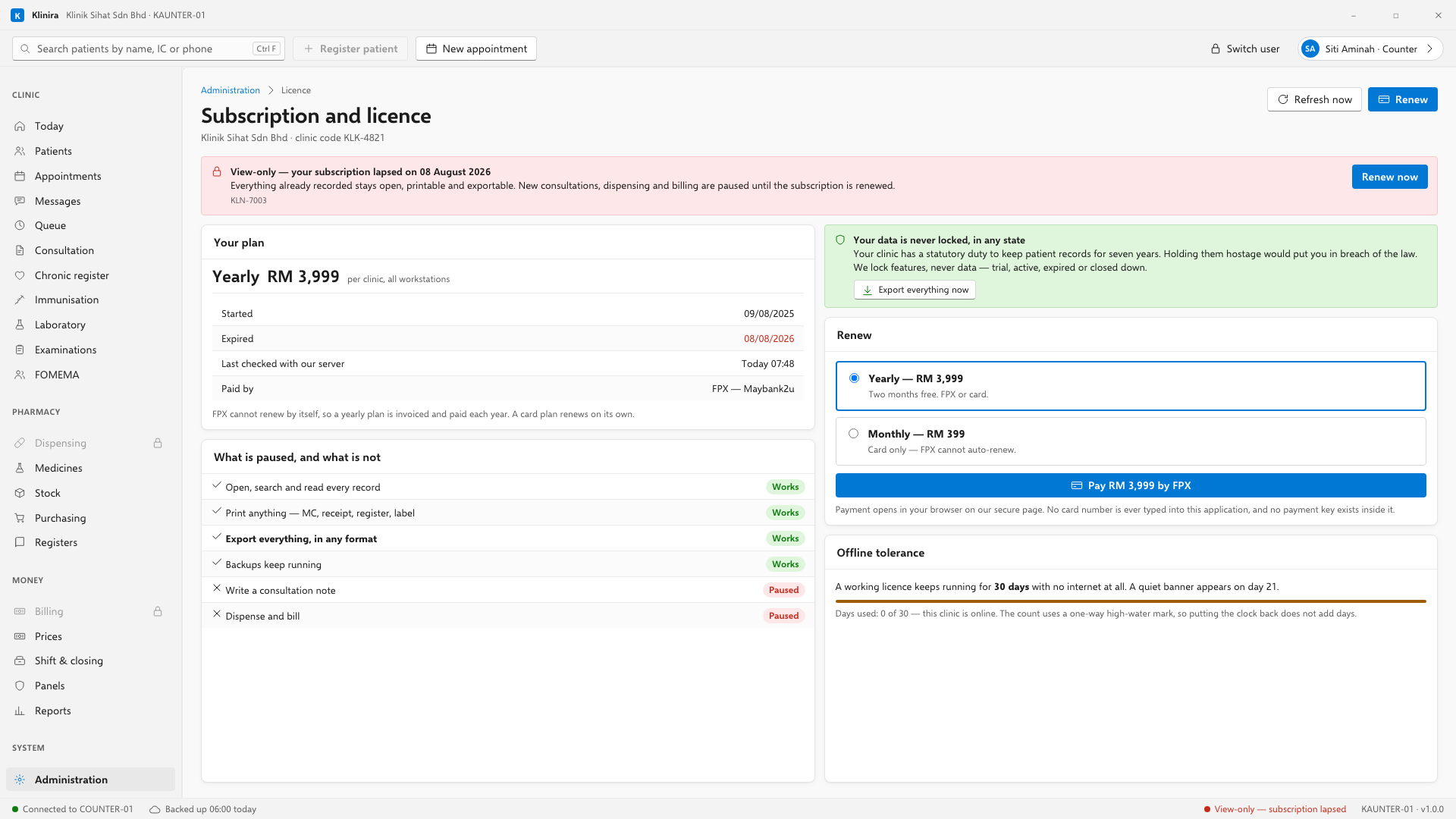 Administration, Licence. The plan, the dates, the workstation count, and the buttons to renew or activate.